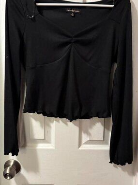 almost famous wide sleeve cropped shirt